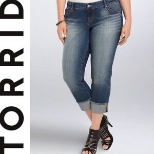 Torrid Premium Boyfriend Crop Jeans‎ Dark Frayed Distressed Hem Cuffed Size 28